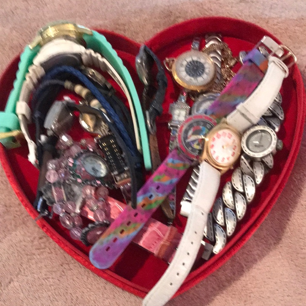 NOT FOR SALE Assorted watches. All need batteries